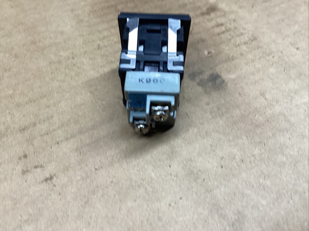 SQUARE IDEC PRIMARY MACHINE LIGHT #808M25