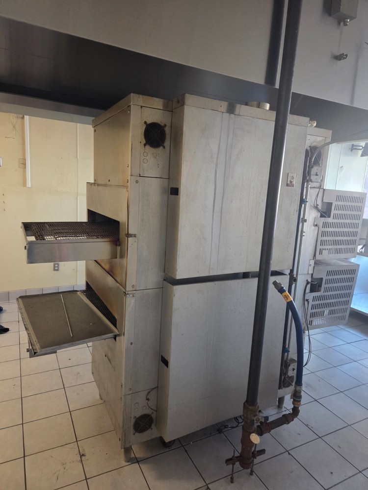 Middleby Marshall PS360 Double-Deck Conveyor Pizza Oven NG
