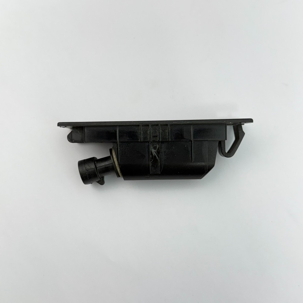 GM License Plate Lamp Assembly - 13251936