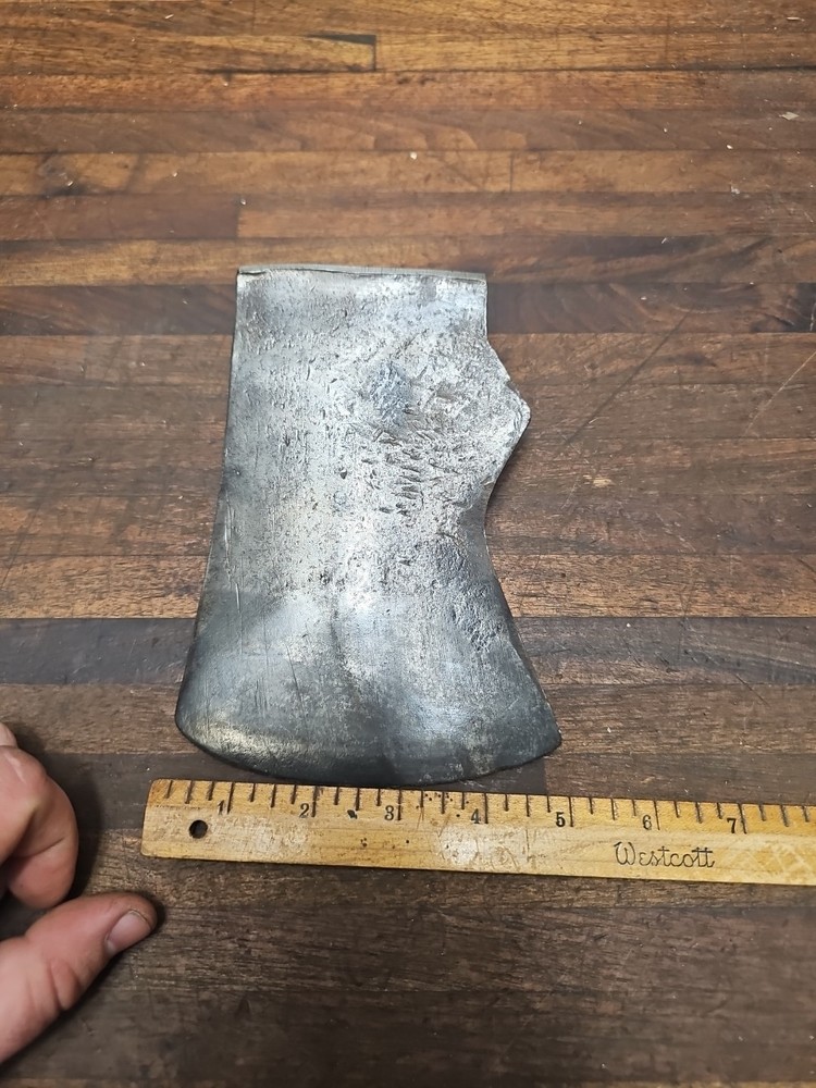 E42- Early Antique jersey pattern axe head 3 lb