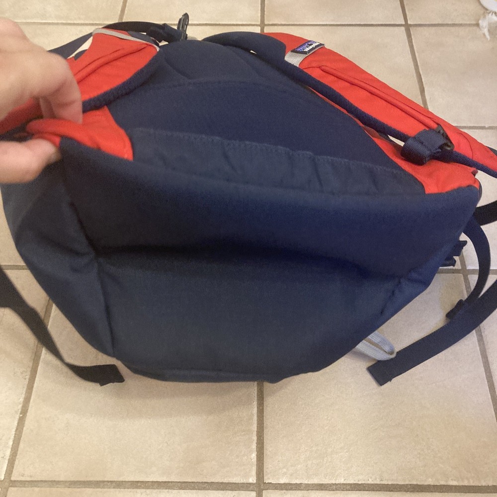 Patagonia Refugio 28L Day Pack Backpack Red Blue New READ