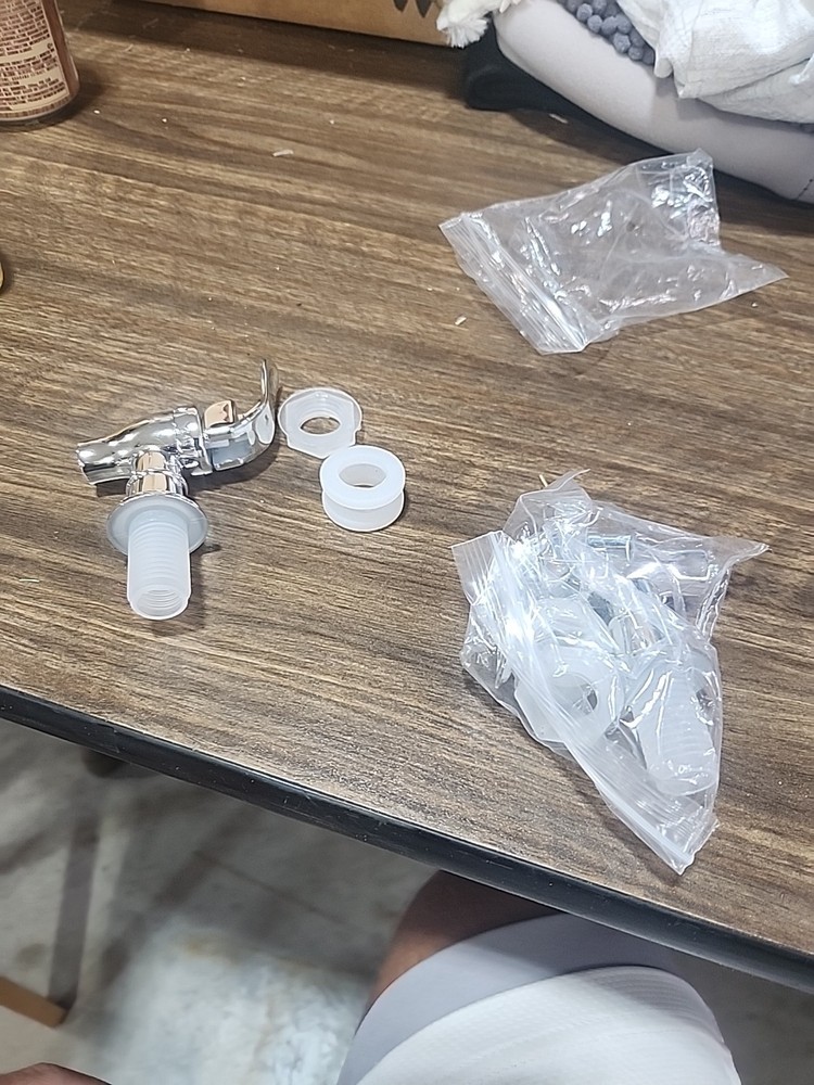 beverage dispenser spigot