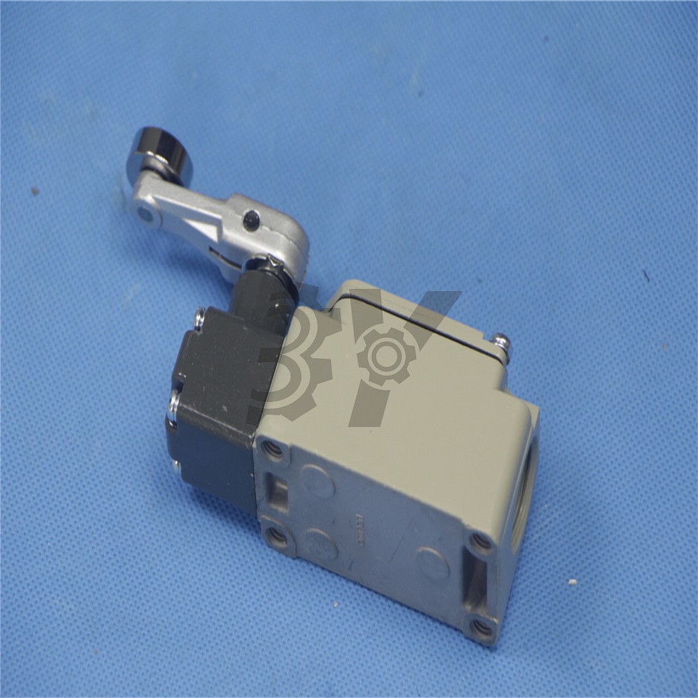 ONE NEW WLCA2-2 WLCA22 OMRON Limit Switch