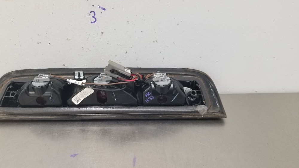 16 CHEVY SILVERADO 2500 HIGH MOUNTED STOP LIGHT