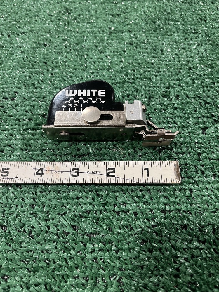 White Decorative Zigzagger Vintage