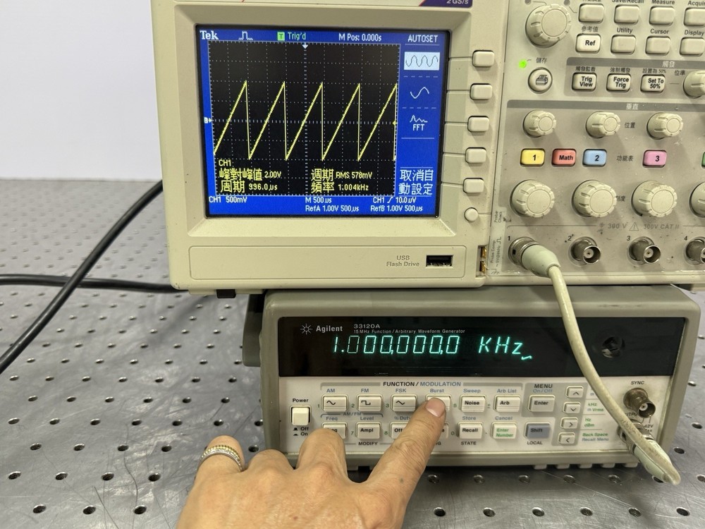 Agilent 33120A 15MHz Function Arbitrary Waveform Generator Tested Knob Missing