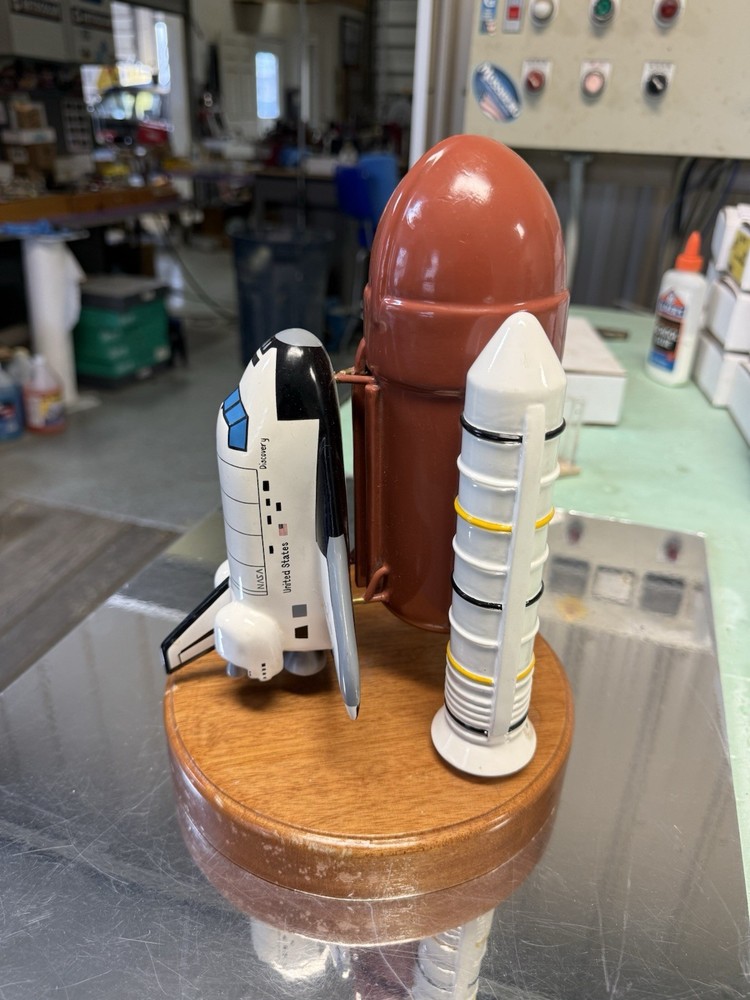 VINTAGE Nasa Space Shuttle Discovery - Desk Top Display!