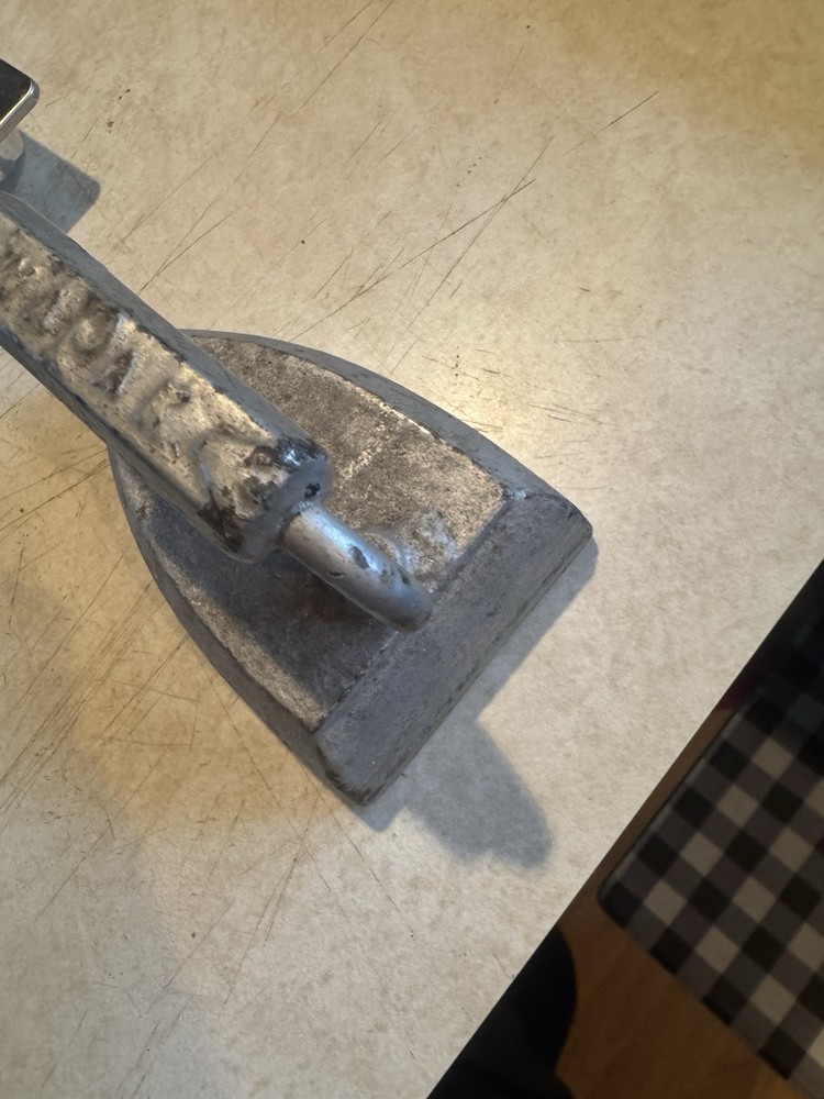 VTG Wapak #7 Cast Iron Press With Handle