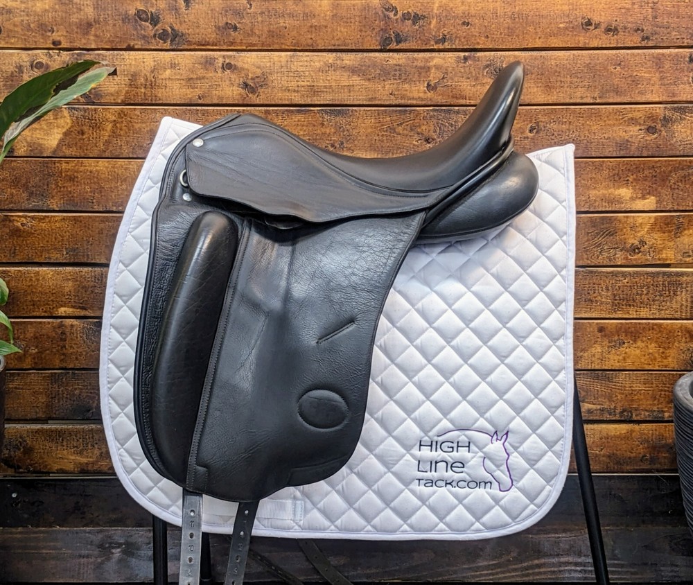 18" Patrick Saddlery Dressage *ON TRIAL*