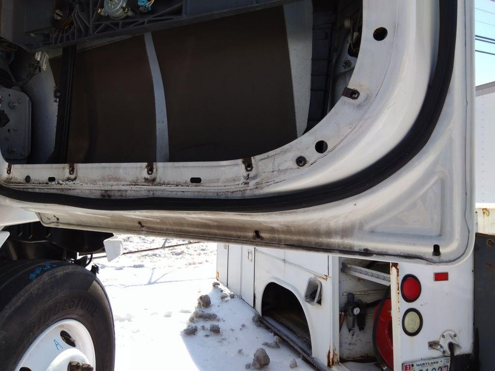 For 2011 FREIGHTLINER CASCADIA 113 DOOR ASSEMBLY Right , MD