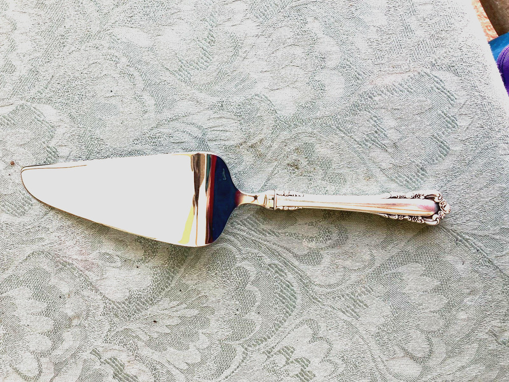 Lunt Carillon sterling silver pie/cake server Excellent shape