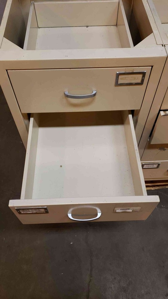 Duralab 3'2" Drawer Casework (SKU: 2499AA)(2499AA)
