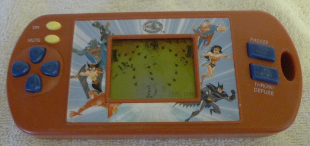 Justice League Save Planet Earth 2005 Techno Source Handheld Game - Tested