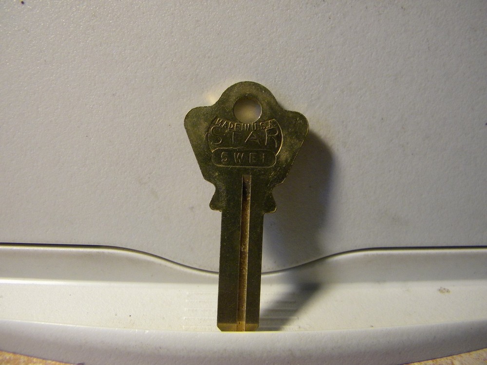 STAR KEY BLANK  Uncut  5WE1     5 W E 1