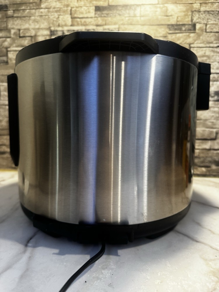 Instant Pot Duo Plus 9-in-1 Multi-Use Programmable Pressure Cooker