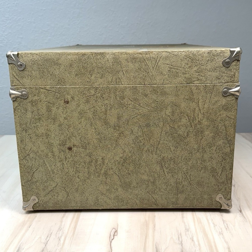 VTG 27"x15.5"x11.75" Hard Shell Green Case TRUNK & Tripod from Flashmaster Kit