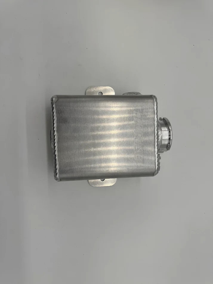 Moroso 63766 Universal Expansion Tank, Silver