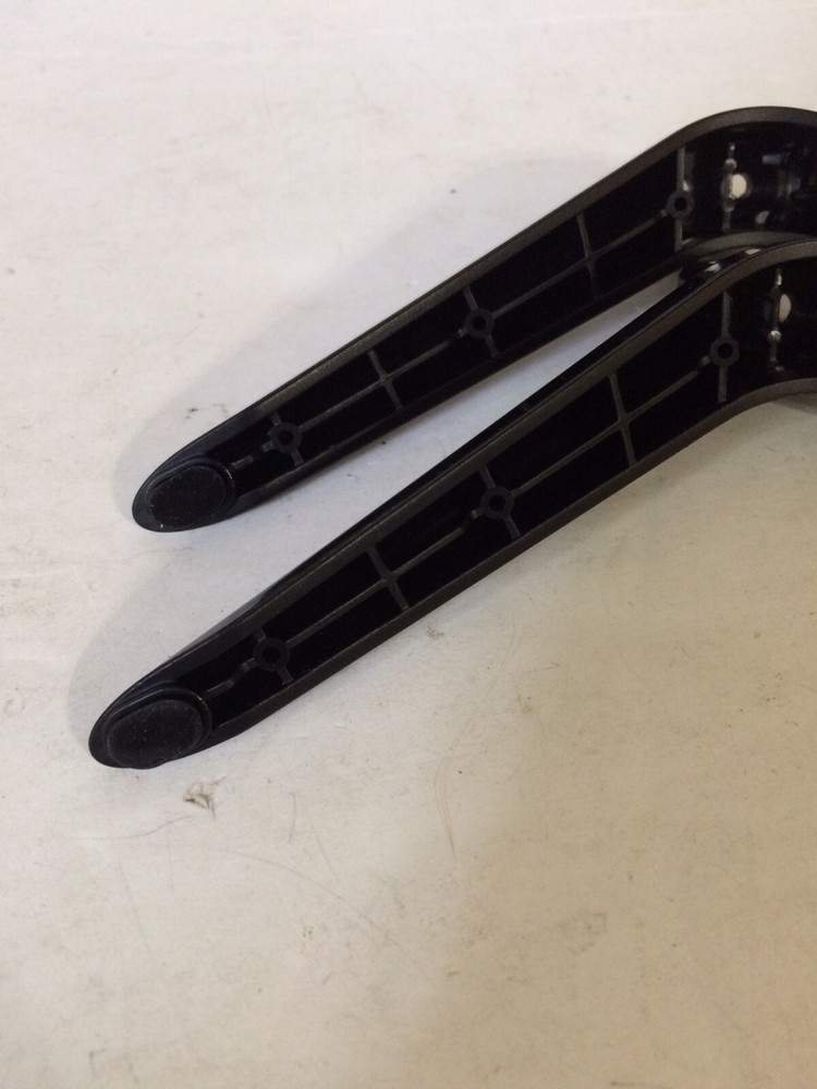 ONN 100012584 LEGS WITHOUT SCREWS