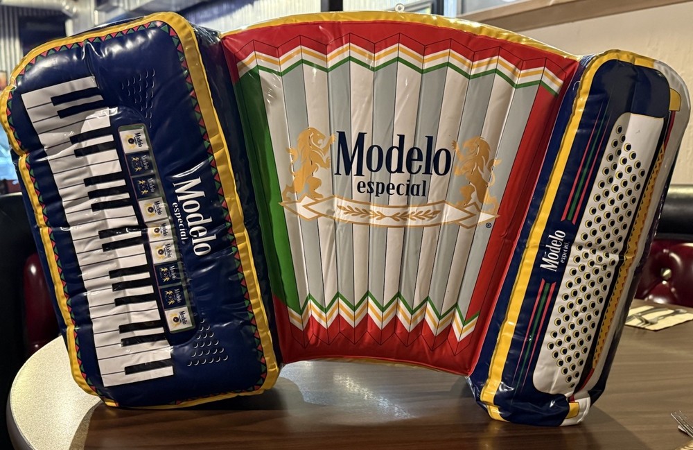 Modelo Inflatable Accordion