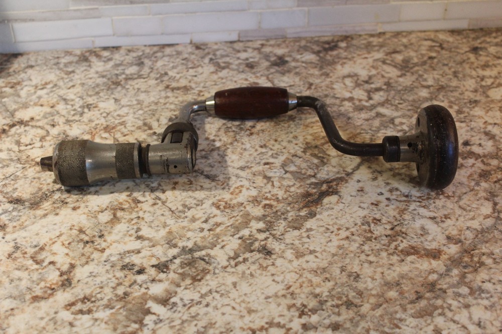VINTAGE WINCHESTER RATCHET  TYPE BRACE HAND DRILL