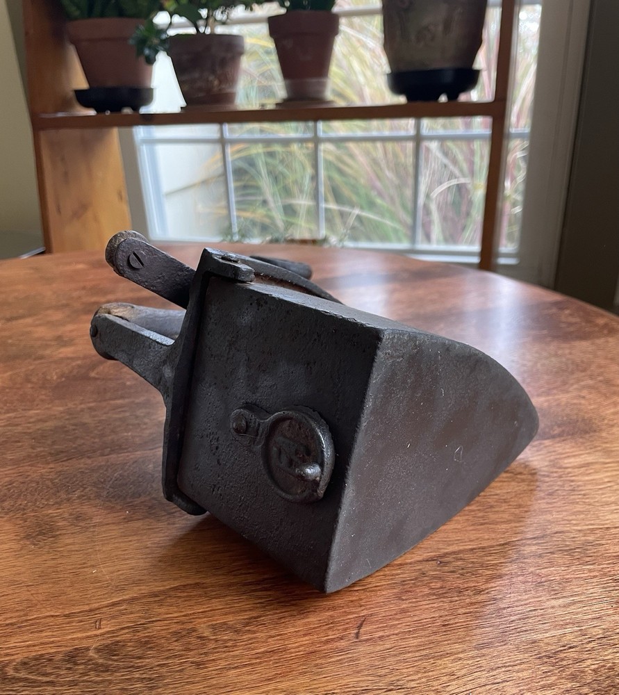 EARLY CHARCOAL IRON (J)