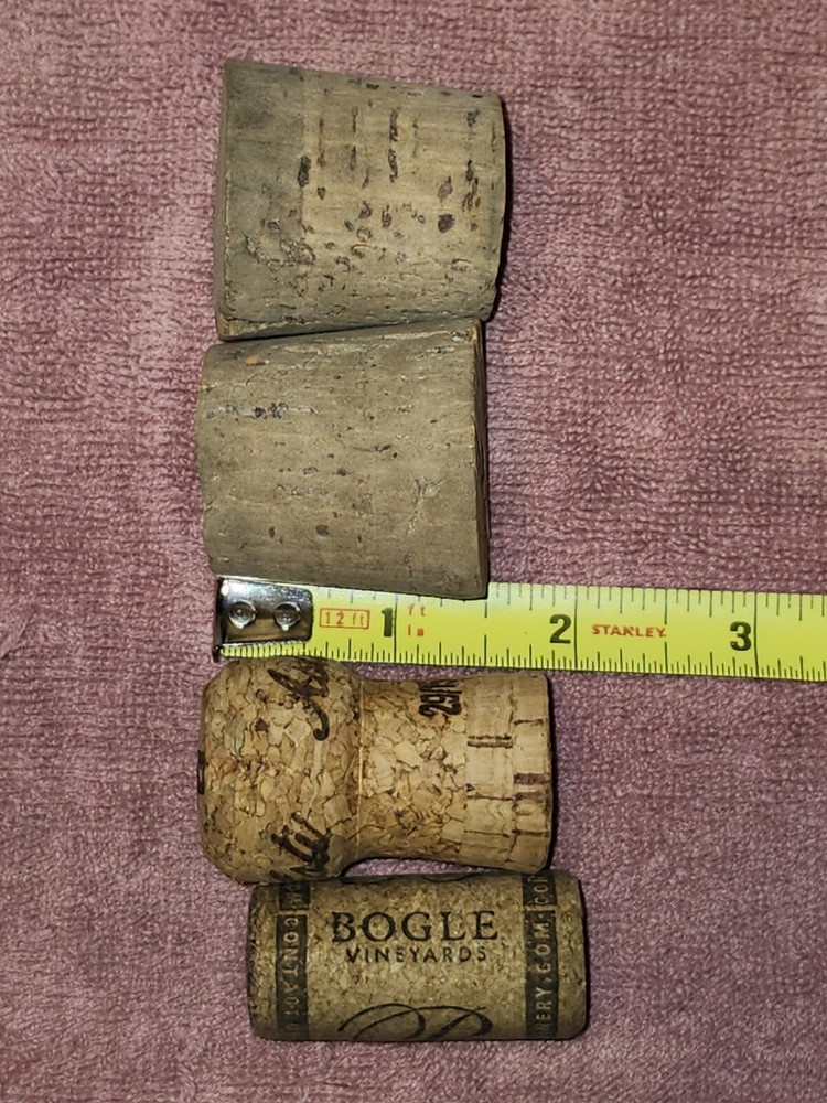 (F7) --- Lot 180 Used Wine Corks