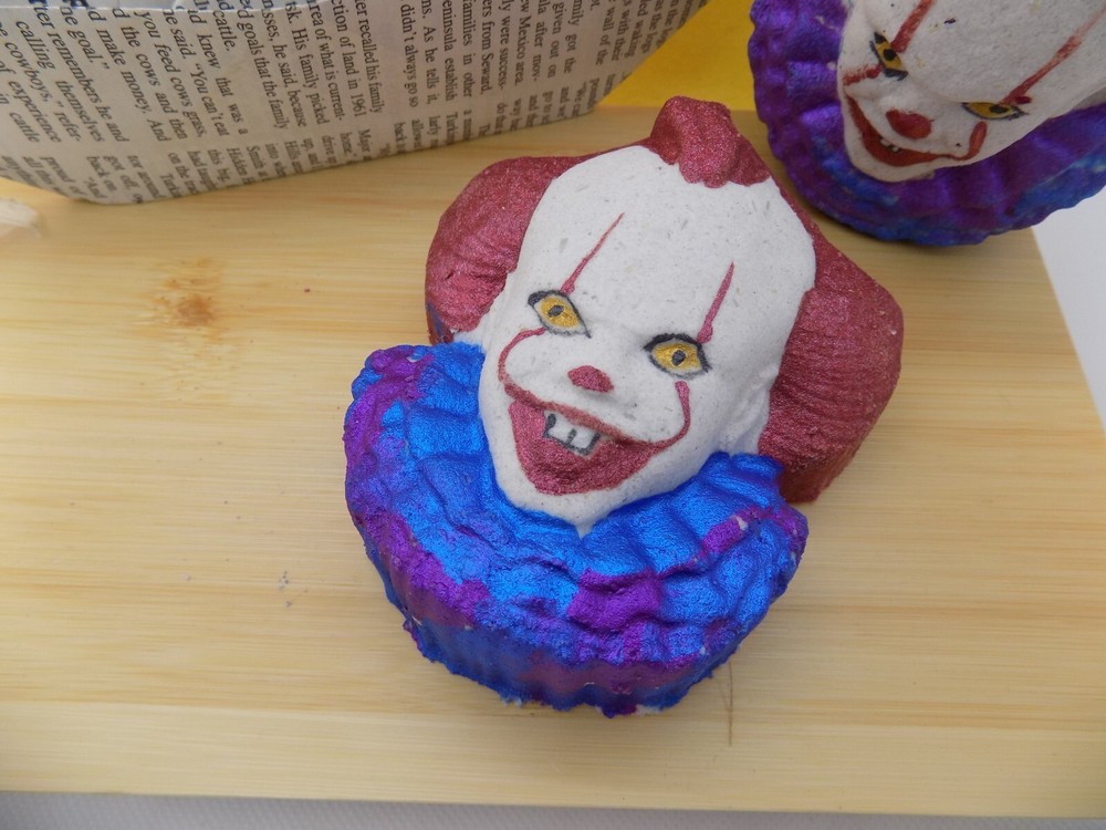 Pennywise Bath Bombs / Clown with Ruffles Bath Bombs