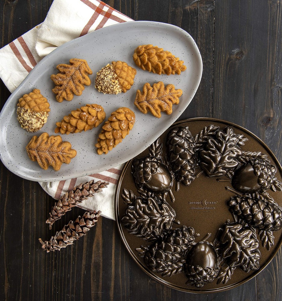 Nordic Ware Woodland Cakelet