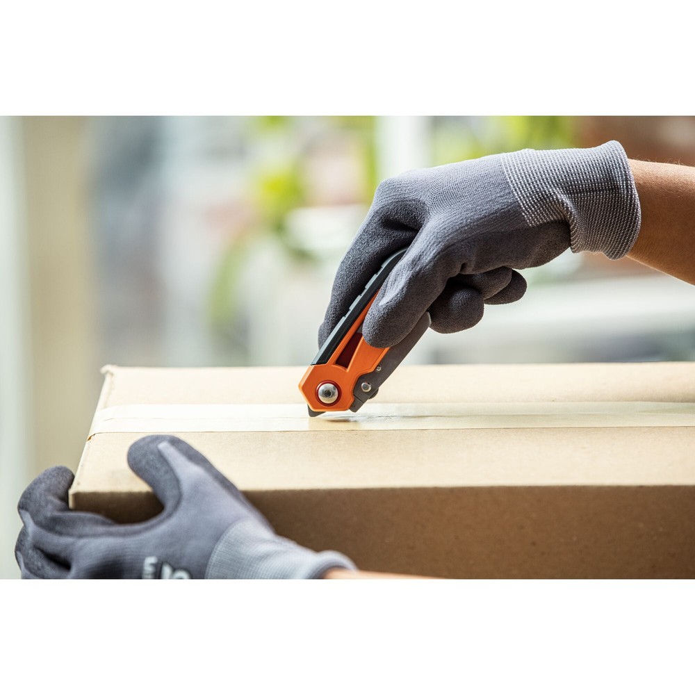 BLACK+DECKER Utility Knife With Blade Storage - BDHT10002