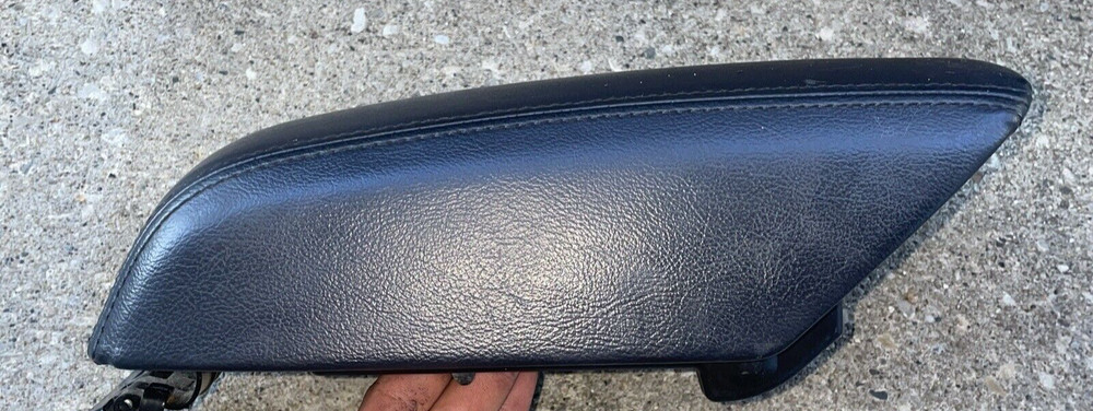 2011-2018 Ford Explorer Center Front Console Lid Arm Rest Black w/ Hinge