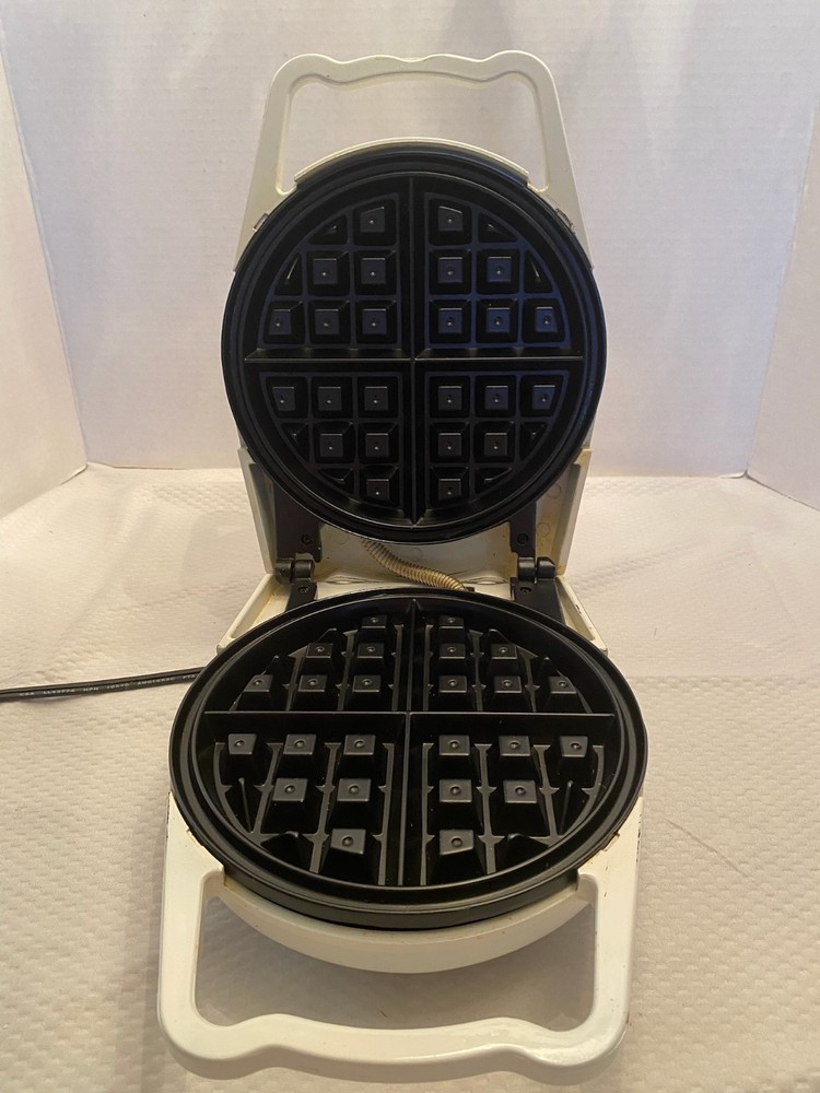 Vintage 1995 Swift Belgian Waffle Maker White Model TSK-240B Tested Works