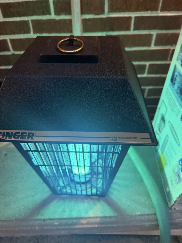Stinger Bug Zapper Model UV 40 USA TESTED WORKING WITH BOX