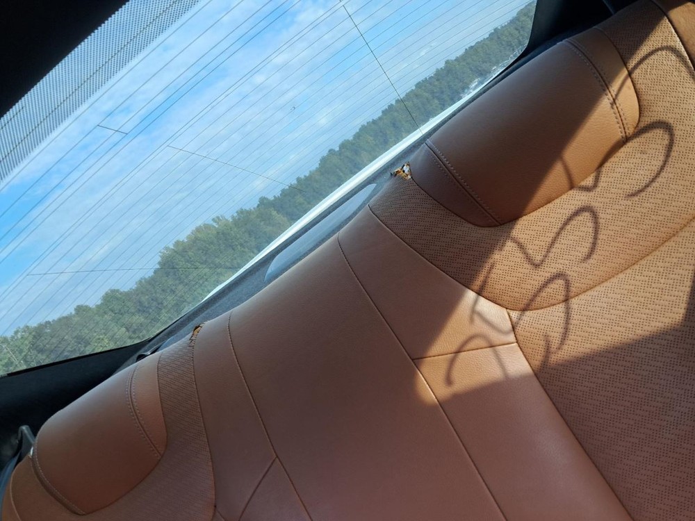 GENESIS 2015 Glove Box 4775666