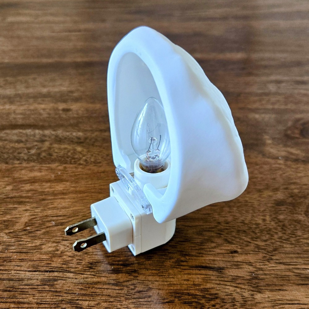 Ceramic Shell Warm White Night Light Made For Cracker Barrel (New In Box)