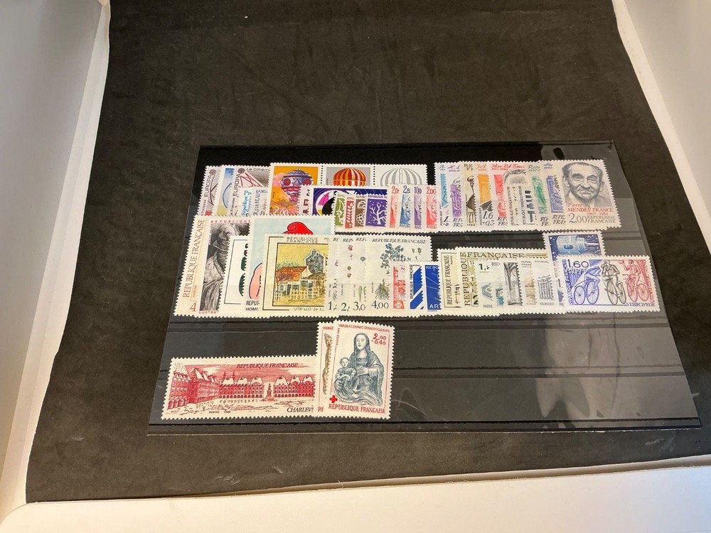 France Vintage 1983 MNH Complete (35640)