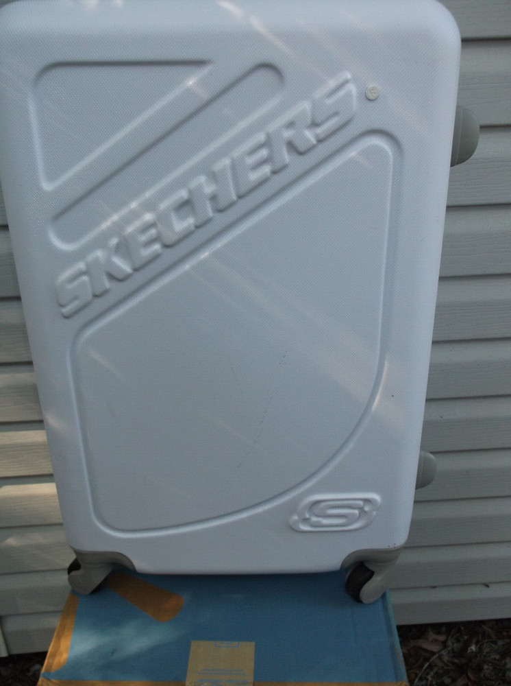 SKECHERS WHITE  Hardside 24" Spinner Suitcase
