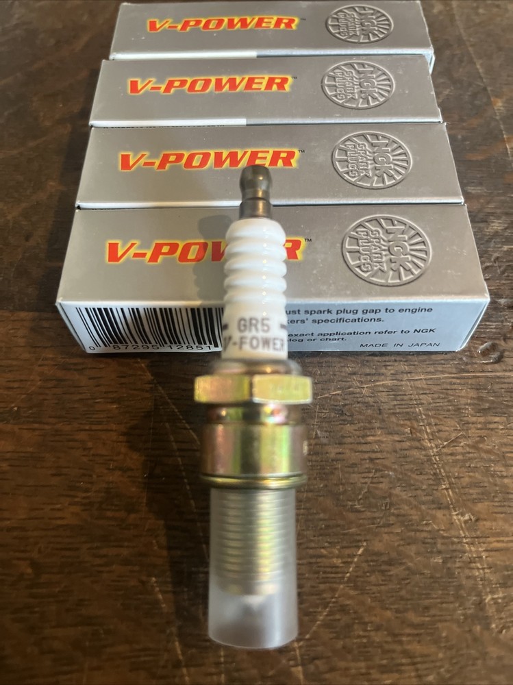 4 NOS NGK GR5 V-Power Spark Plugs 2851