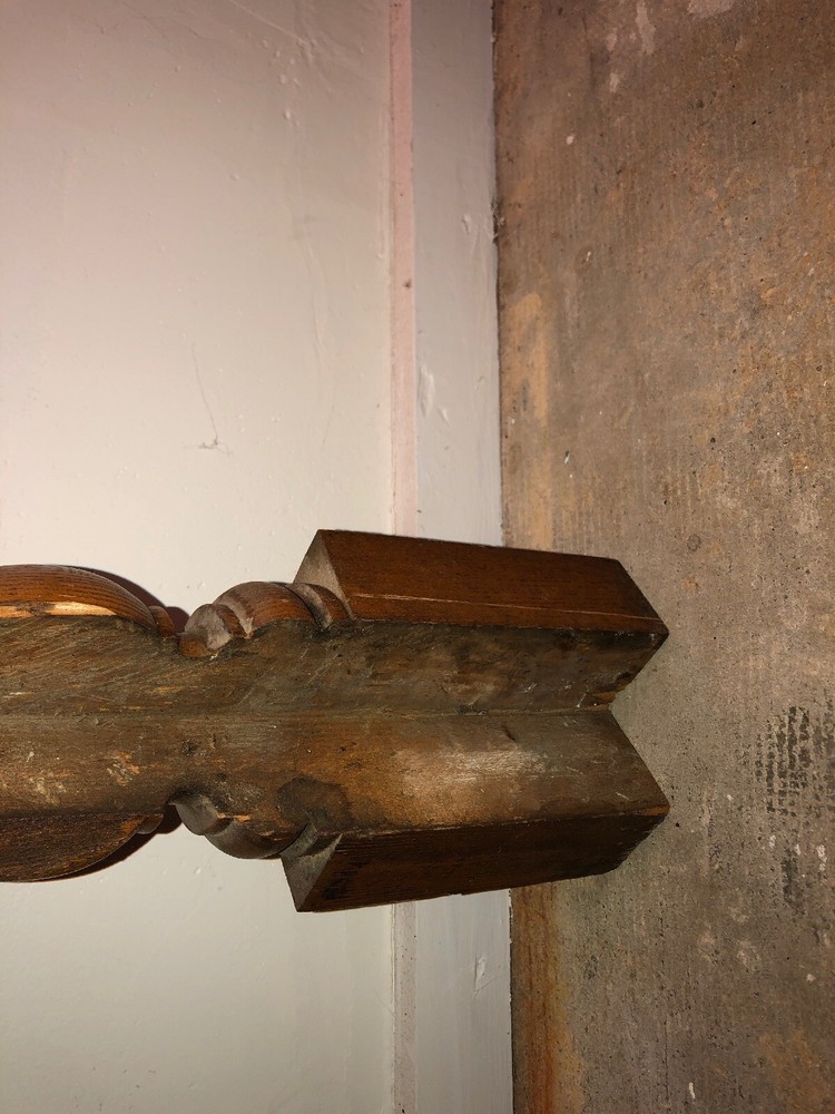Jan 2028 Antique Oak Corner Newell Post