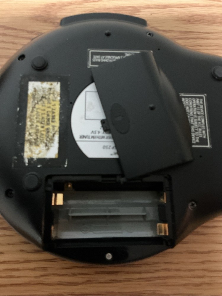 Riovolt SP250 Remote CD Player w/Leather Case READ UNTESTED