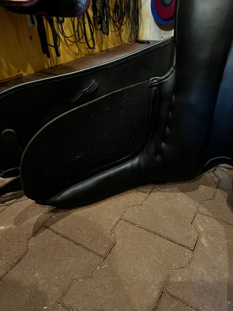 17.5 County Connection Dressage Saddle