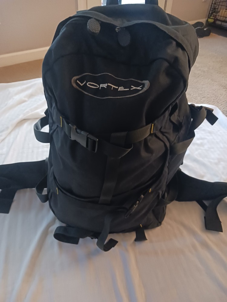 Vortex Snowboard/ski Black Backpack Back Zipper Access
