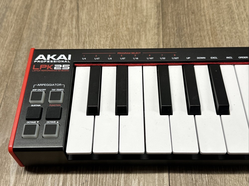 AKAI Professional LPK25 USB-MIDI Controller Laptop Performance Keyboard