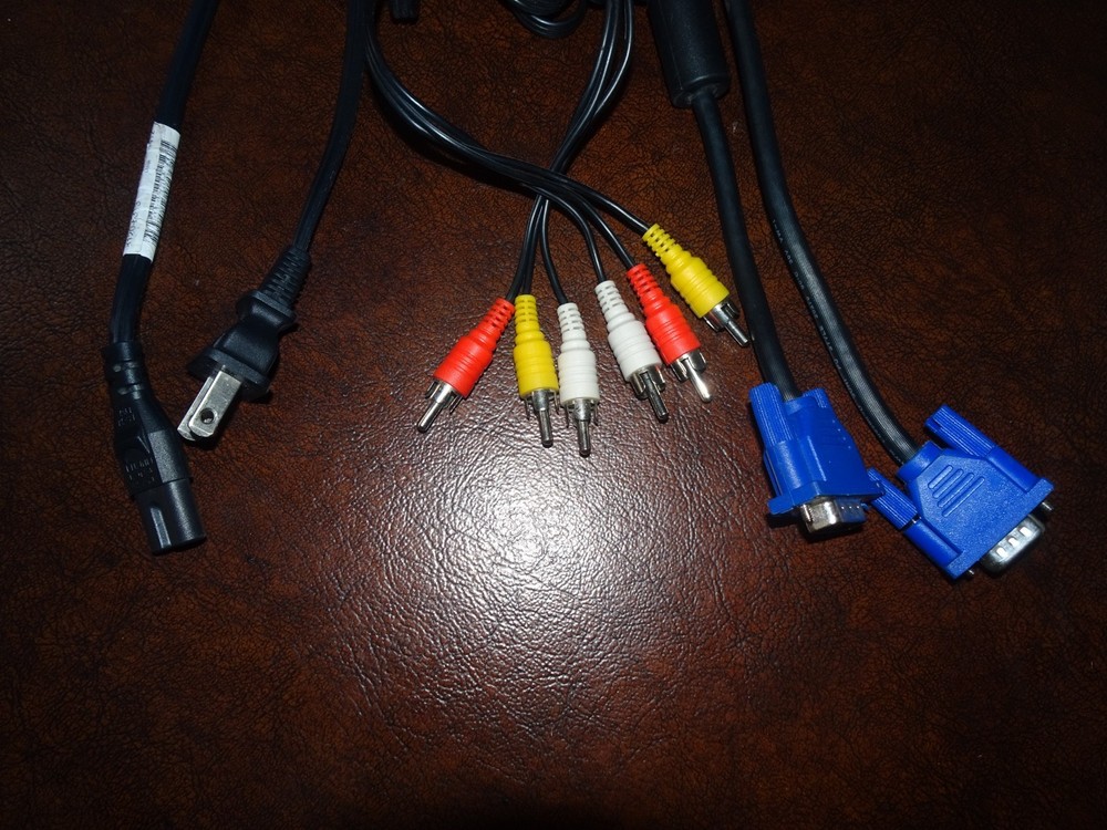 NEC VT48 LCD 528 Lamp Hrs w/Remote & Cords