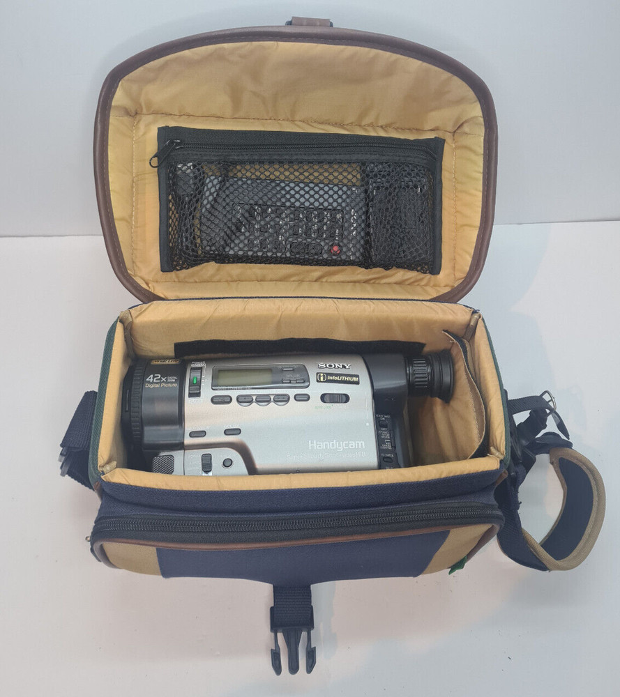 Sony CCD-TR3100E Handycam Video 8 Camcorder Bundle Fully Working