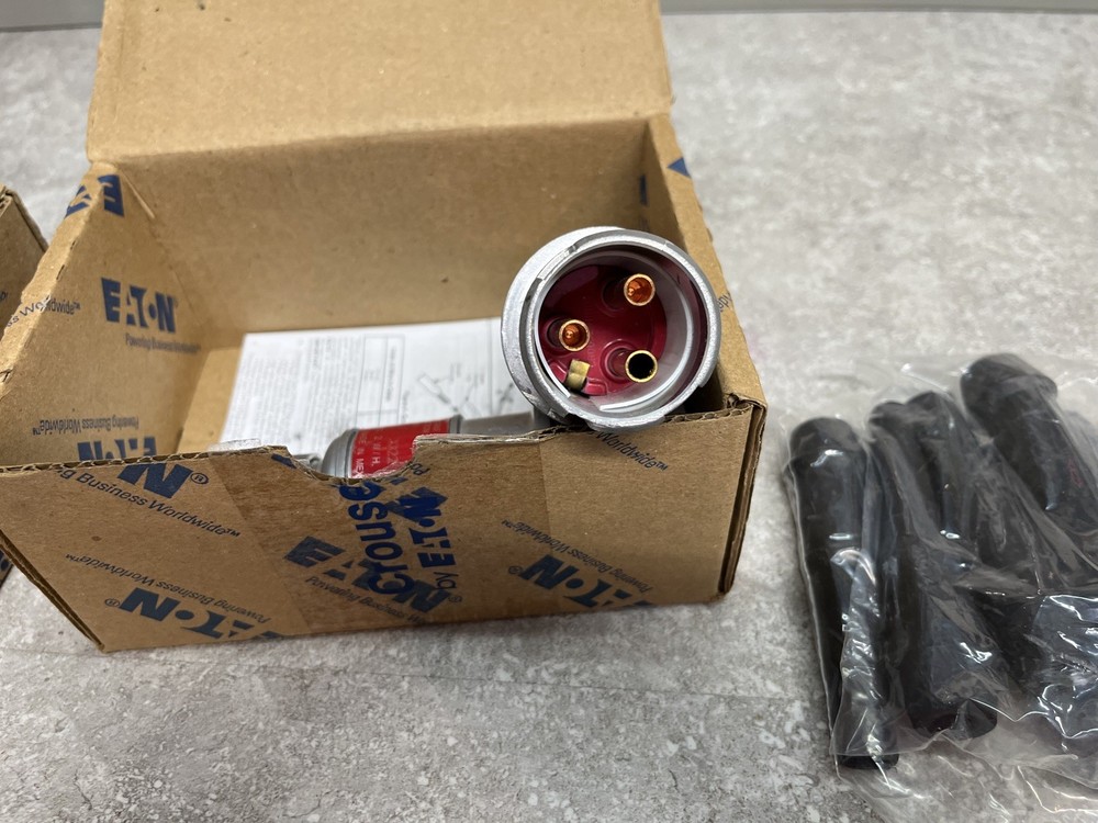 4x Crouse Hinds CPP516 Arktite Delayed Acton Circuit Breaking Plug 20A 120/240Vq