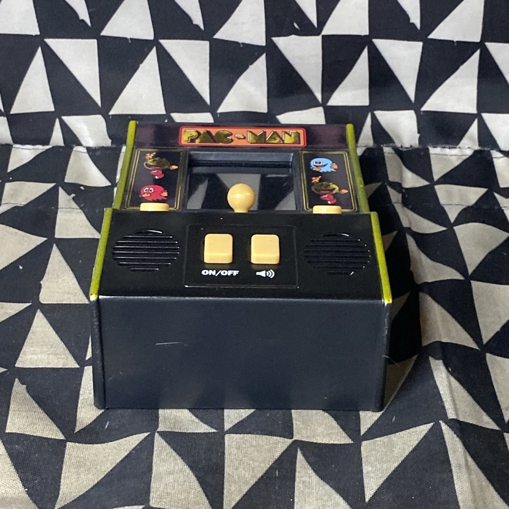 Arcade Classics, Pac-Man Color LCD Retro Mini Arcade Game Basic Fun Gold Variant