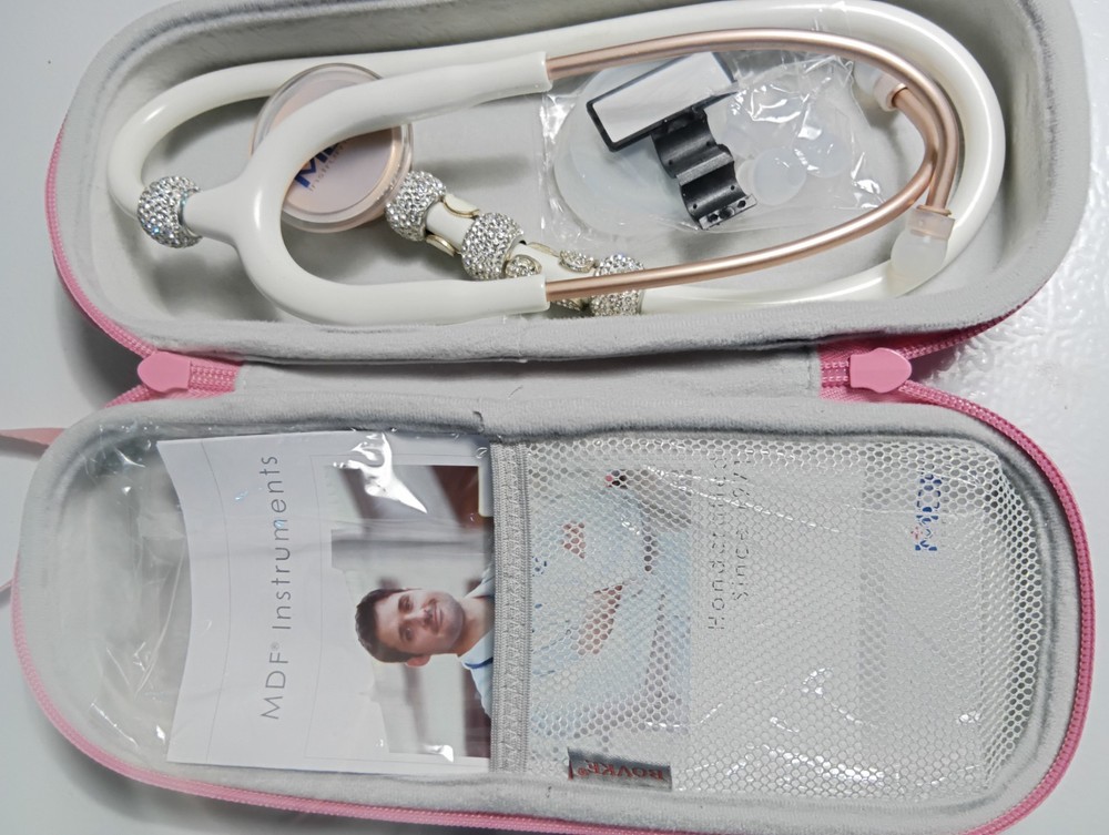 MDF Premium STETHOSCOPE WITH CASE AND EXTRAS Great Condition
