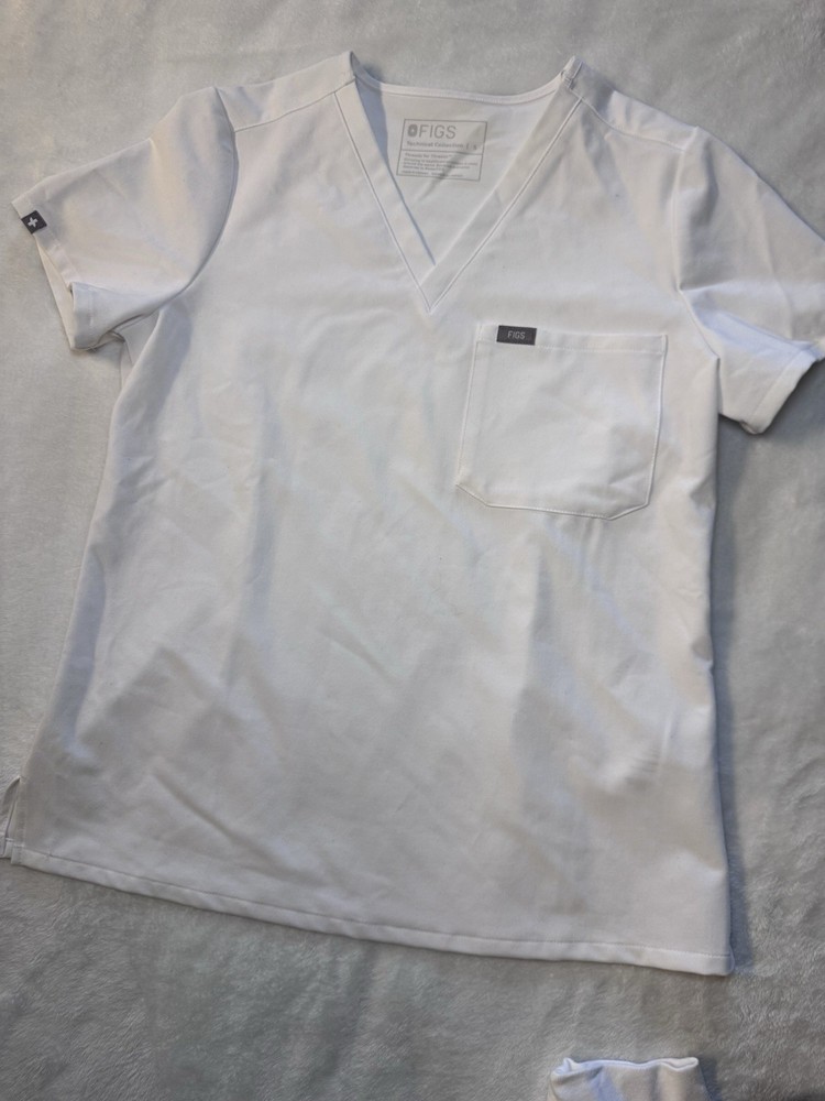 Figs Scrub Top In White Size Small