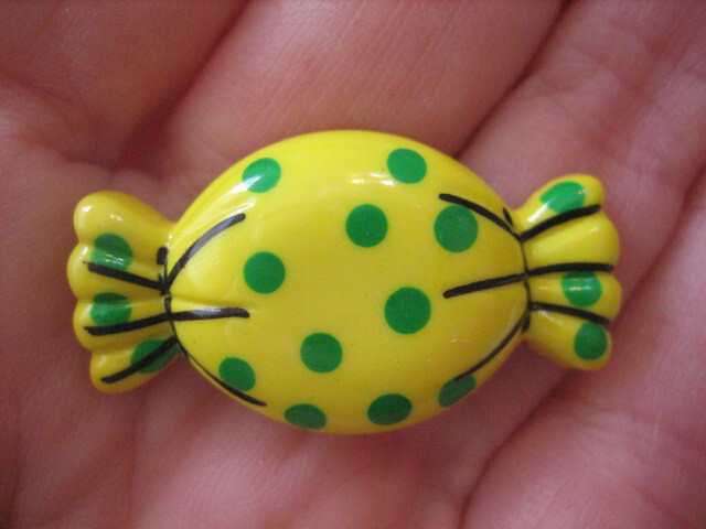 Vintage 1-1/4" Yellow, Green Wrapped Candy Plastic Button - A49
