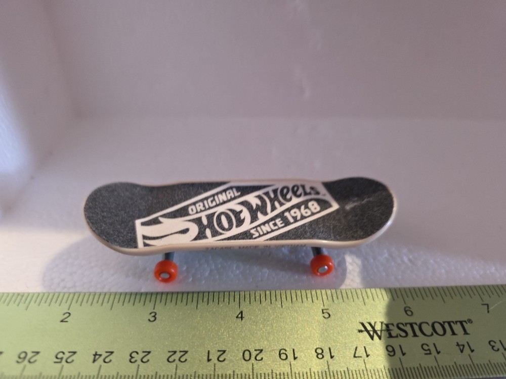 Hot Wheels Skate Board / Finger Flip Board/ Tech Deck Loose USED